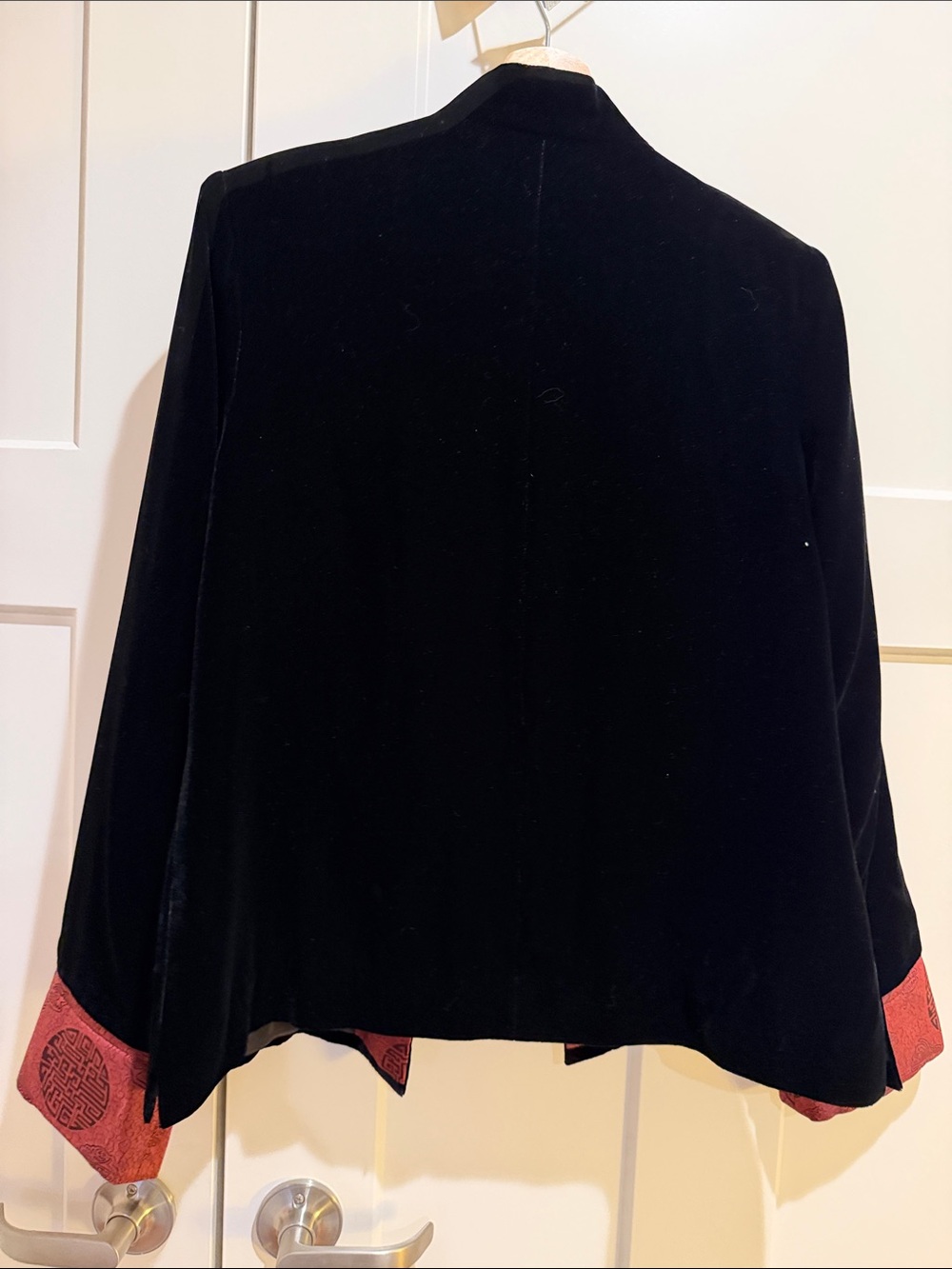 Black Velvet 100% silk Chinese style Blazer with Red Trim and lucky coin - Picture 7 of 10